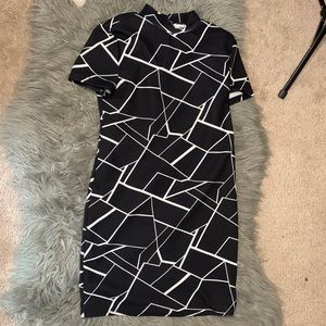 BLACK AND WHITE MOCK NECK DRESS